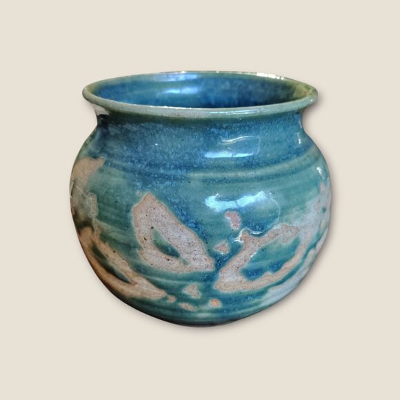 Handcrafted Signed Pottery Vase 4.5" H X 6" W Green & Beige Glaze Decorative Han - Picture 2 of 5